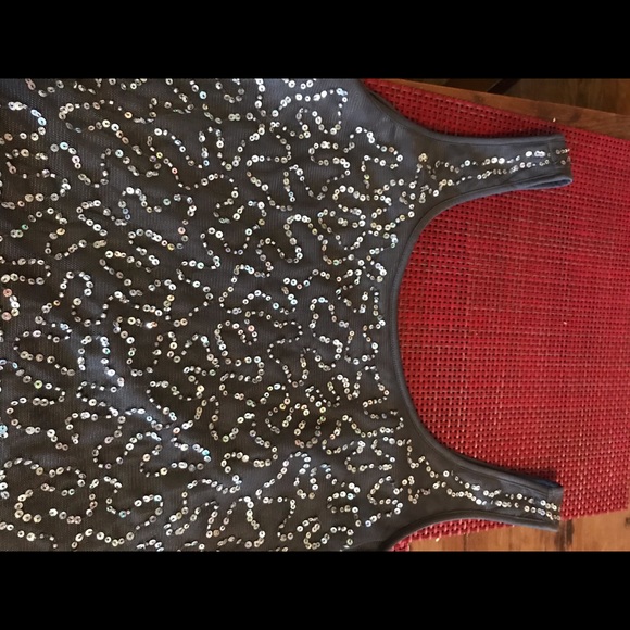 Top - Picture 2 of 3